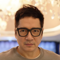 在预告的一开始，就是奎迪倒在拳击台上，并且严重受伤的情形。